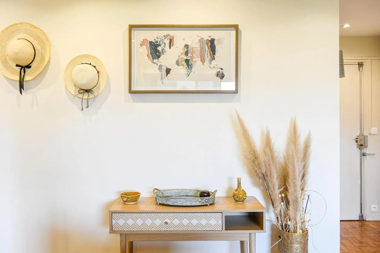 Grand Appartement Avec Balcon Et Parking Marseille France