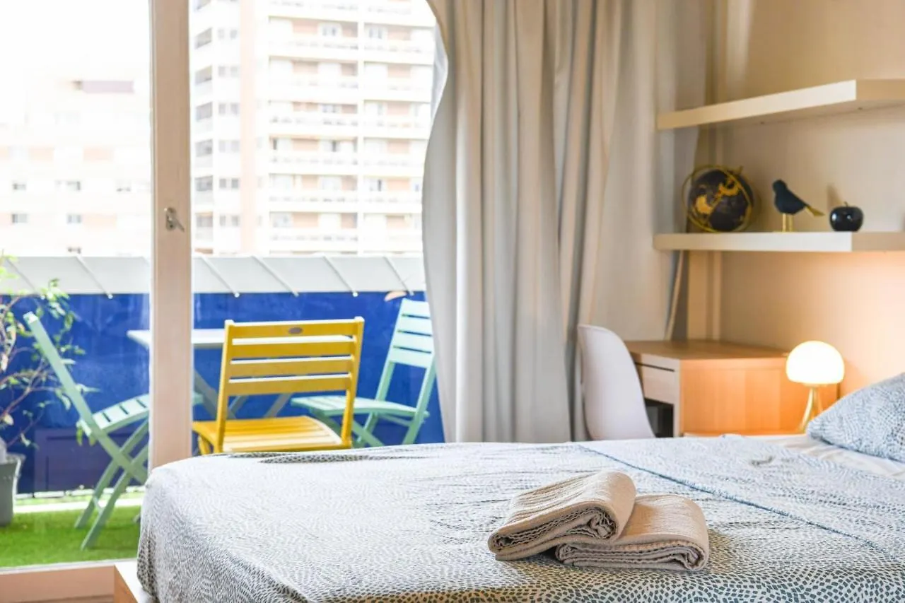 Grand Appartement Avec Balcon Et Parking Marseille 0*,  France